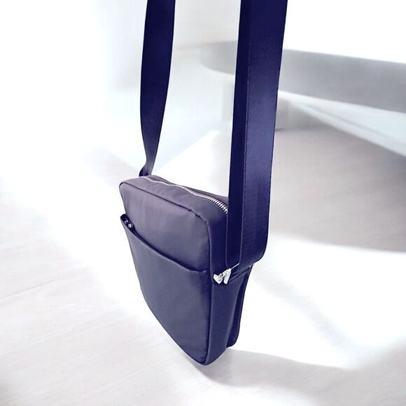 NWOT Septwolves Crossbody Bag Navy Blue - Picture 3 of 7